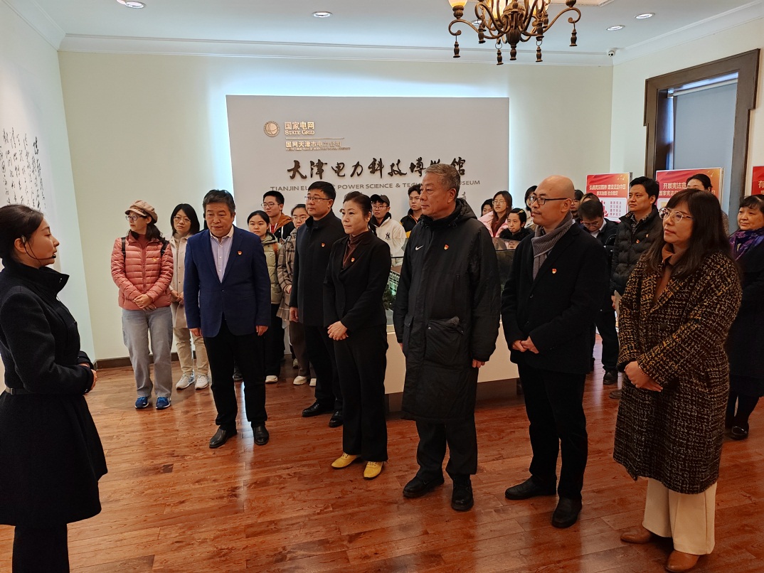 说明: C:\Users\Lenovo\Desktop\Betway必威师生开展党支部联合主题党日活动\20231117党日活动2.jpg
